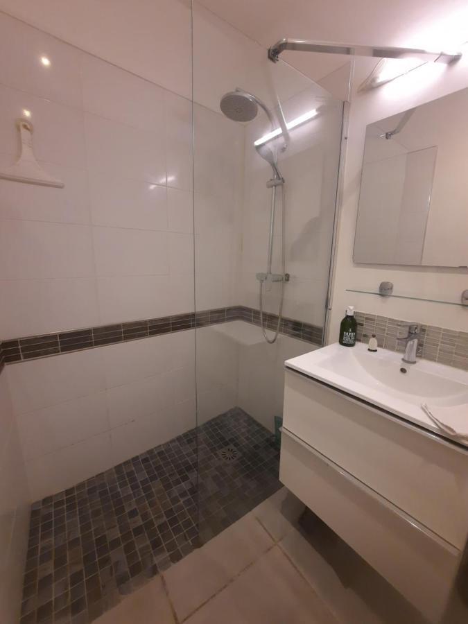 Agreable Appartement T2 Proche Centre نيم المظهر الخارجي الصورة
